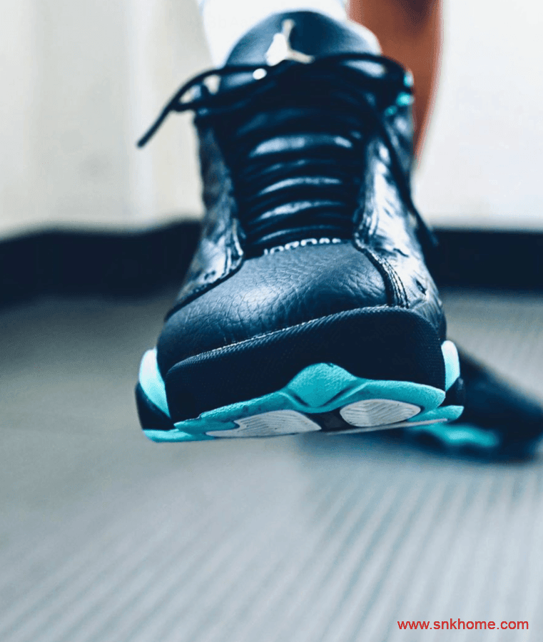潮流资讯:黑/岛绿/金属银色Air Jordan 13 Retro上脚效果