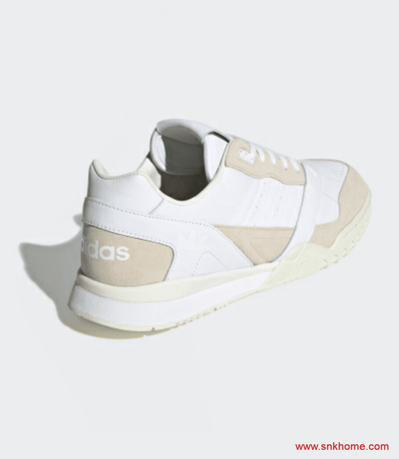 adidas Originals发布白/亚麻棕/汉玉白色A.R. Trainer