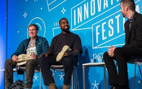 侃爷椰子 Yeezy 椰子洞洞鞋 洞洞鞋完整实物曝光!今年夏天能火吗?