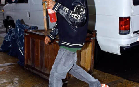 Travis Scott上脚 Dunk Low 经典OG风 雪城 Nike Dunk Low “Orange Blaze” 货号：CU1726-100