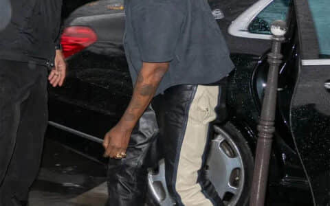 椰子火山451 椰子拖鞋 椰子洞洞鞋 坎爷同款椰子拖鞋上脚图