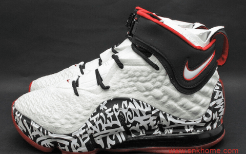 Nike LeBron 17 “Graffiti” 詹姆斯十七代涂鸦实战篮球鞋 货号:CT6052-100