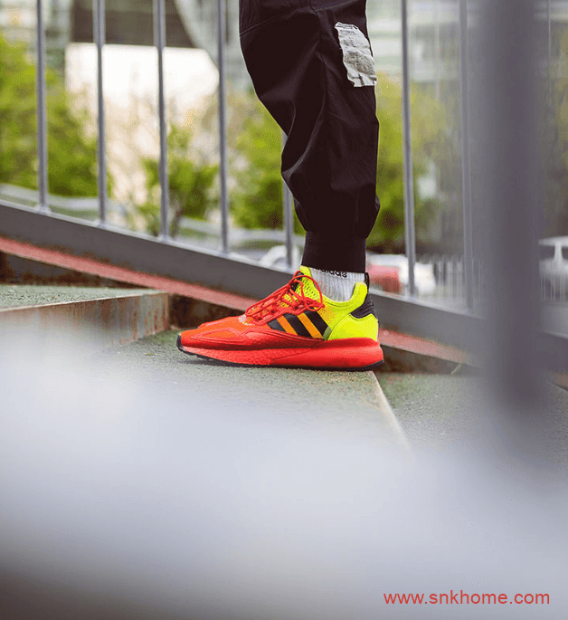 adidas Originals 引来两款新配色 ZX 2K BOOST 经典运动鞋  货号FW0482