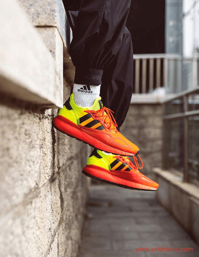 adidas Originals 引来两款新配色 ZX 2K BOOST 经典运动鞋  货号FW0482
