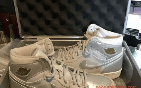 昔日神鞋迎来复刻发售 Air Jordan 1 “Japan”日本限定白银配色 货号:DC1788-029