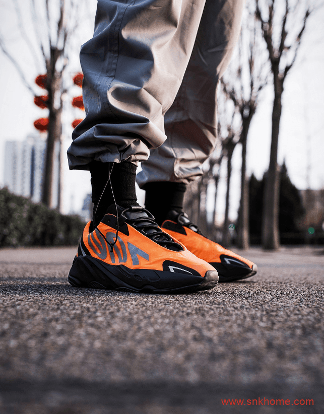Yeezy Boost 700 MNVN “Orange”  椰子700MNVN橙黑贝克汉姆上脚 货号:FV3258