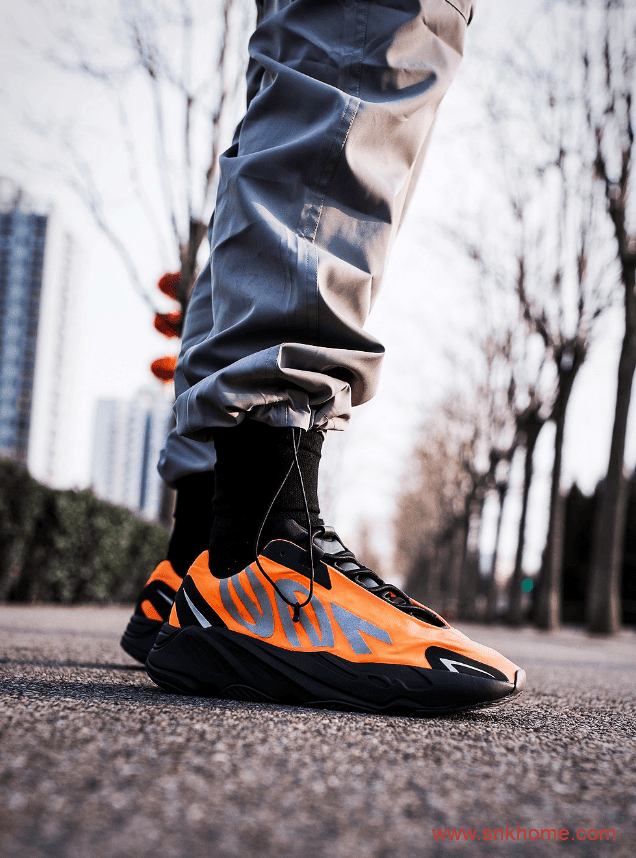 Yeezy Boost 700 MNVN “Orange”  椰子700MNVN橙黑贝克汉姆上脚 货号:FV3258
