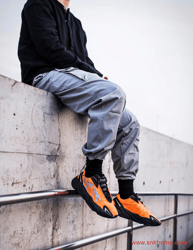 Yeezy Boost 700 MNVN “Orange”  椰子700MNVN橙黑贝克汉姆上脚 货号:FV3258