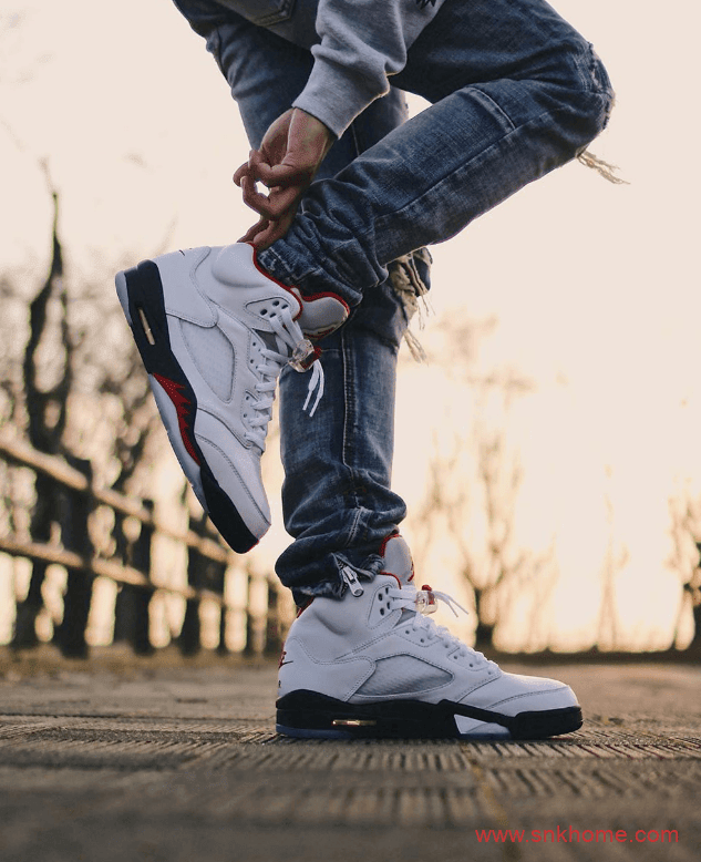 劳动节出游球鞋榜单 全都是椰子鞋 小湖人 Dunk SB Low “Laser Orange”也很香  货号:BQ6817-800