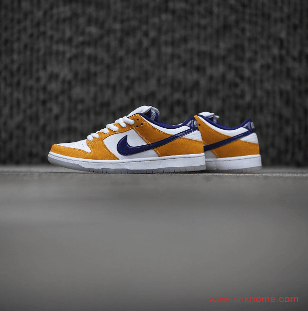 劳动节出游球鞋榜单 全都是椰子鞋 小湖人 Dunk SB Low “Laser Orange”也很香  货号:BQ6817-800