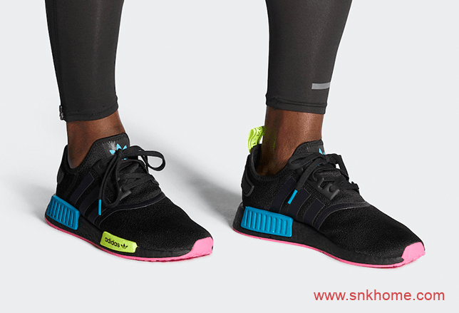 adidas NMD R1 阿迪达斯NMD系列黑色BOOST跑鞋 货号 :FY2749