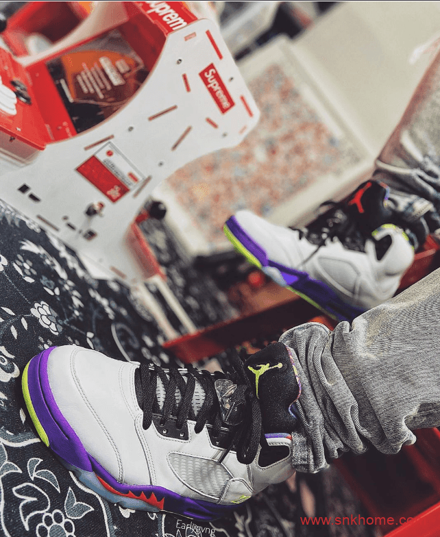 Air Jordan 5新鲜王子上脚图 AJ5鸳鸯灰紫色发售日期