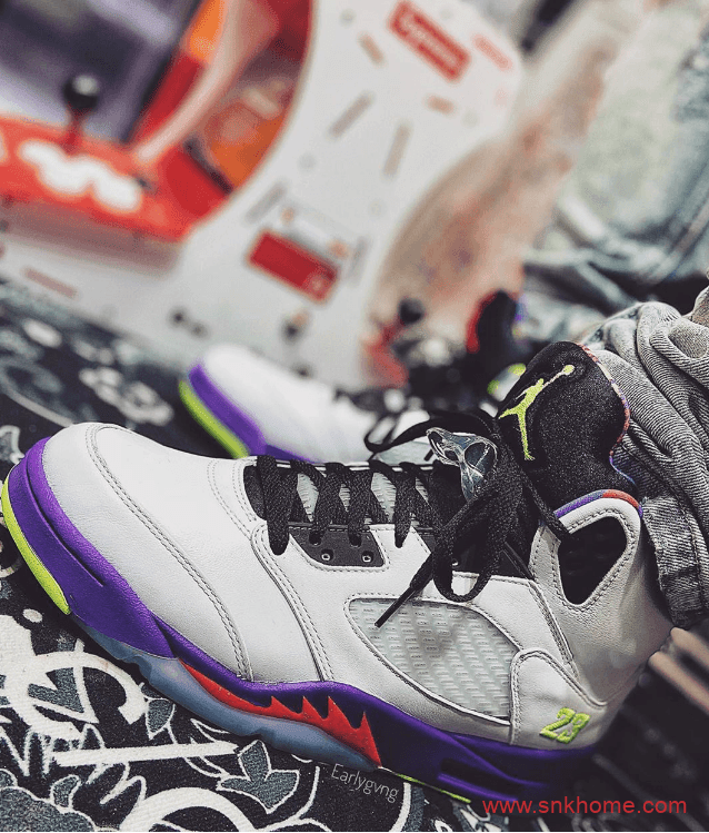 Air Jordan 5新鲜王子上脚图 AJ5鸳鸯灰紫色发售日期