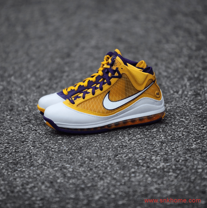 LeBron 7 PE规格 詹姆斯七代湖人鸳鸯配色实战篮球鞋发售价格