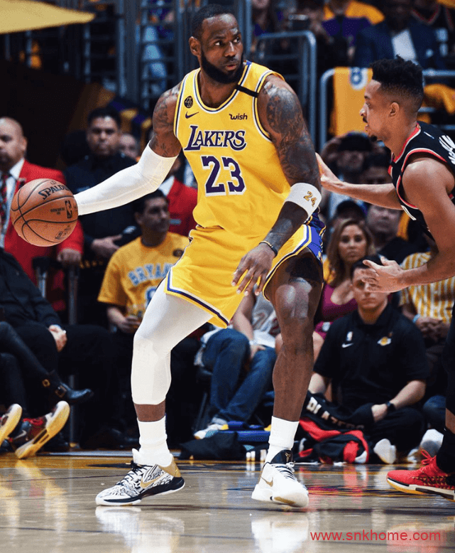 Nike Kobe 5 Protro “Big Stage”  耐克科比五代篮球鞋开始复刻发售价格 货号:CT8014-100