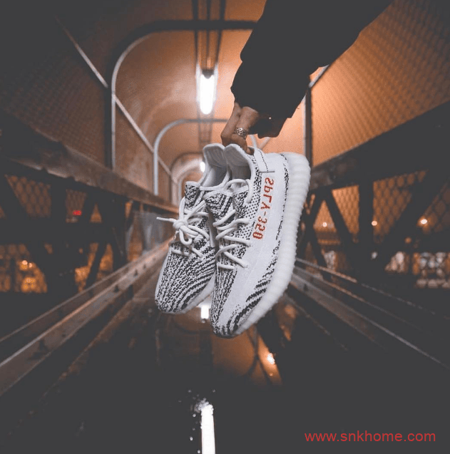 六月份发有四双椰子发售 Yeezy Boost 350 V2 “Zyon”  椰子白斑马再次复刻 货号:FZ1267