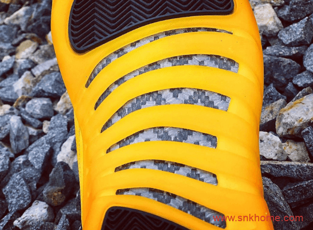 Air Jordan 12 “University Gold”  AJ12黑黄配色湖人客场配色发售日期 货号:130690-070