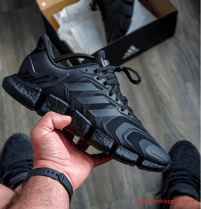 adidas Climacool Vento “Triple Black” 阿迪达斯清风系列毛毛虫跑鞋黑武士 货号:FX7841