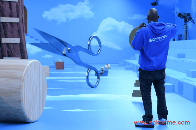 Virgil 上脚的神秘 OFF-WHITE x AF1蓝黑配色 耐克空军天蓝色鞋面液态银色的 Swoosh设计超级酷