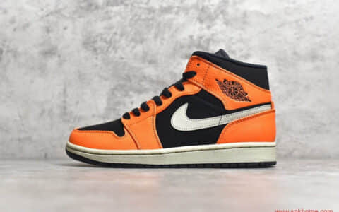 H12纯原版本AJ1黑橙小扣碎中帮实拍 Air Jordan 1 Mid 货号：554724-062
