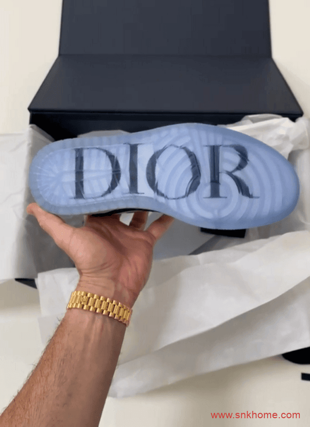 Dior x Air Jordan 1 Low 迪奥AJ联名低帮特殊礼盒版本货量有增加 AJ迪奥联名发售价格 货号:CN8608-002