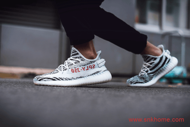 白斑马复刻确定发售日期 Yeezy Boost 380 “Blue Oat” 椰子380上脚图 货号:Q47306