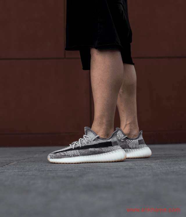 白斑马复刻确定发售日期 Yeezy Boost 380 “Blue Oat” 椰子380上脚图 货号:Q47306