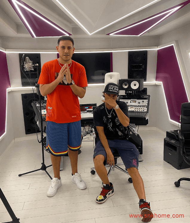 Nike Air Force 1 “MCA”为画布 Alec作画 耐克空军OW联名艺术馆秒变大富翁