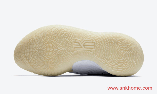 Nike Kyrie Low 3 “Glow in the Dark” 耐克欧文新战靴 凯文欧文3代夜光篮球鞋 货号:CJ1286-100