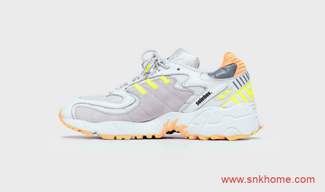 阿迪达斯与知名鞋店店铺联名打造 adidas Torsion TRDC阿迪达斯白灰色网面三杠跑鞋官图