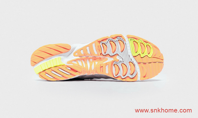 阿迪达斯与知名鞋店店铺联名打造 adidas Torsion TRDC阿迪达斯白灰色网面三杠跑鞋官图