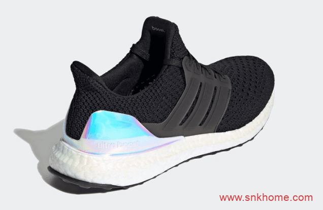 阿迪达斯UB经典跑鞋 adidas Ultra Boost Clima UB跑鞋黑白三色齐出 货号:FZ2876(白色) / FZ2875(黑色) / FZ2874(蓝色)