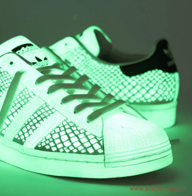 adidas Originals SUPERSTAR "G-SNK" 阿迪达斯贝壳头五十周年纪念蛇纹板鞋 货号:FY5253
