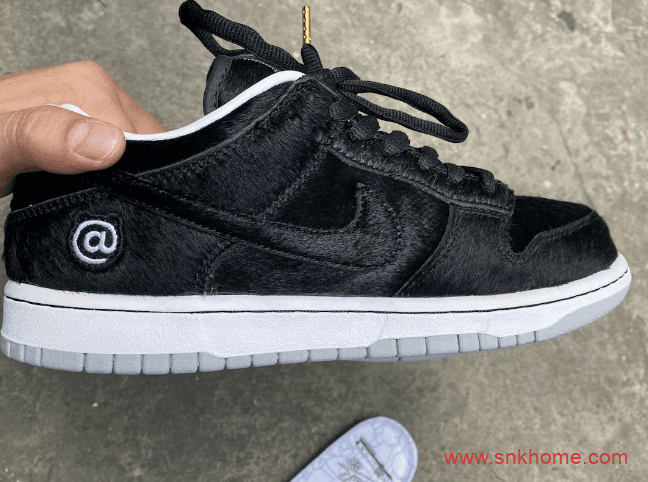 耐克Dunk积木熊联名款 Medicom Toy x Nike Dunk SB Low “BE@RBRICK” 耐克Dunk黑色马毛发售日期 货号:CZ5127-001