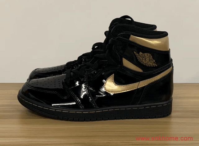 Air Jordan 1 High OG “Black/Metallic Gold” AJ1黑金漆皮实物图细节图预览 货号:555088-032