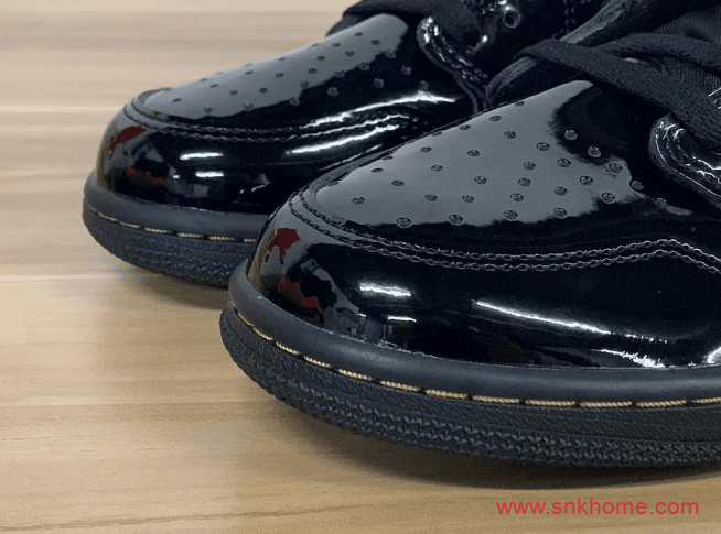 Air Jordan 1 High OG “Black/Metallic Gold” AJ1黑金漆皮实物图细节图预览 货号:555088-032