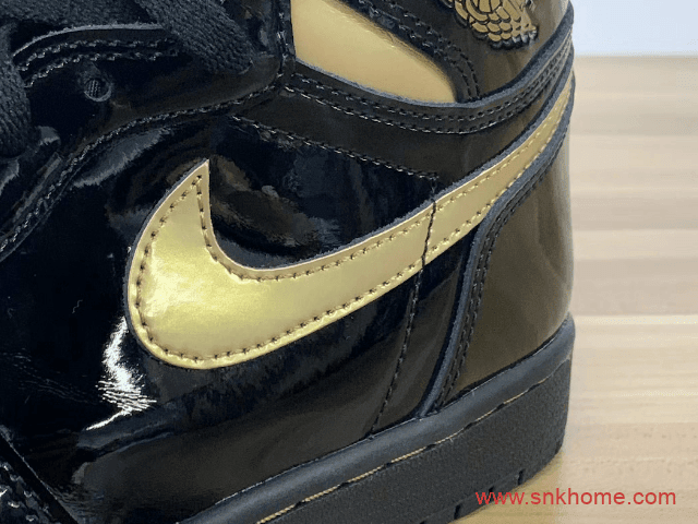 Air Jordan 1 High OG “Black/Metallic Gold” AJ1黑金漆皮实物图细节图预览 货号:555088-032