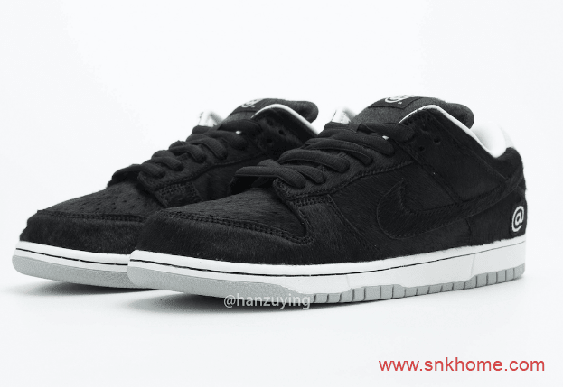 耐克积木熊联名Medicom Toy x Nike SB Dunk Low “BE@RBRICK” 耐克Dunk黑色马毛低帮发售日期 货号:CZ5127-001