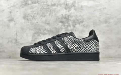 阿迪达斯黑蛇夜光低帮板鞋 adidas Superstar x Atmos 贝壳头黑色反光 货号:FY6014