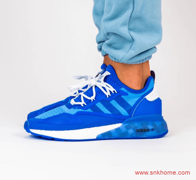 阿迪达斯ZX 2K顶级电竞主播联名Ninja x adidas ZX 2K Boost 阿迪达斯蓝色跑鞋上脚图 货号:FZ1883