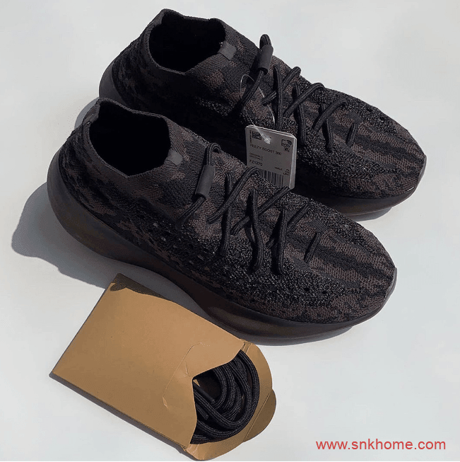 椰子380纯黑黑武士还有满天星版本 adidas Yeezy Boost 380 “Onyx”椰子380黑色发售日期 货号:FZ1270