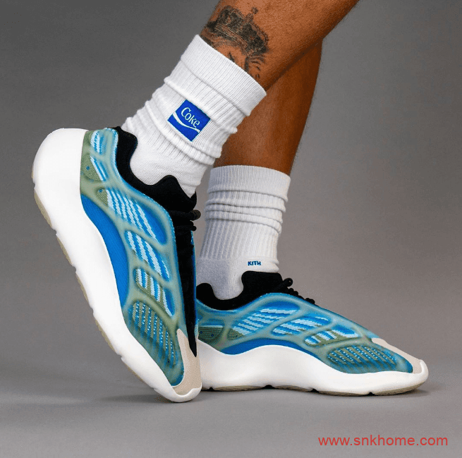 椰子700V3极光配色入手渠道 adidas Yeezy 700 V3 Azareth 椰子700白蓝三代 货号：G54850