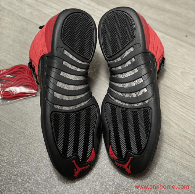 反转黑红AJ12实物图 Air Jordan 12 “Reverse Flu Game” AJ12病倒黑红球鞋发售日期 货号:CT8013-602