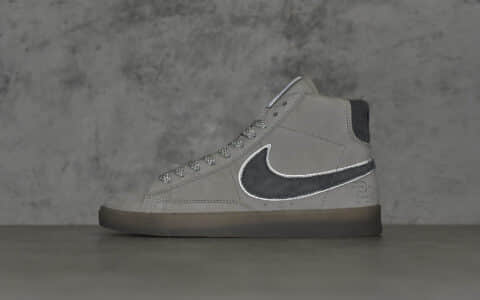 耐克开拓者卫冕冠军联名 Nike Blazer Hi x Reigning Champ 耐克开拓者3M反光灰麂皮高帮板鞋 货号：371761-009