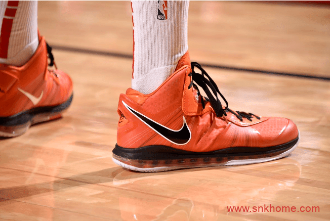 詹姆斯8代球鞋复刻发售 Nike LeBron 8 QS “Gym Red” 詹姆斯红色全掌气垫篮球鞋 货号:CT5330-600