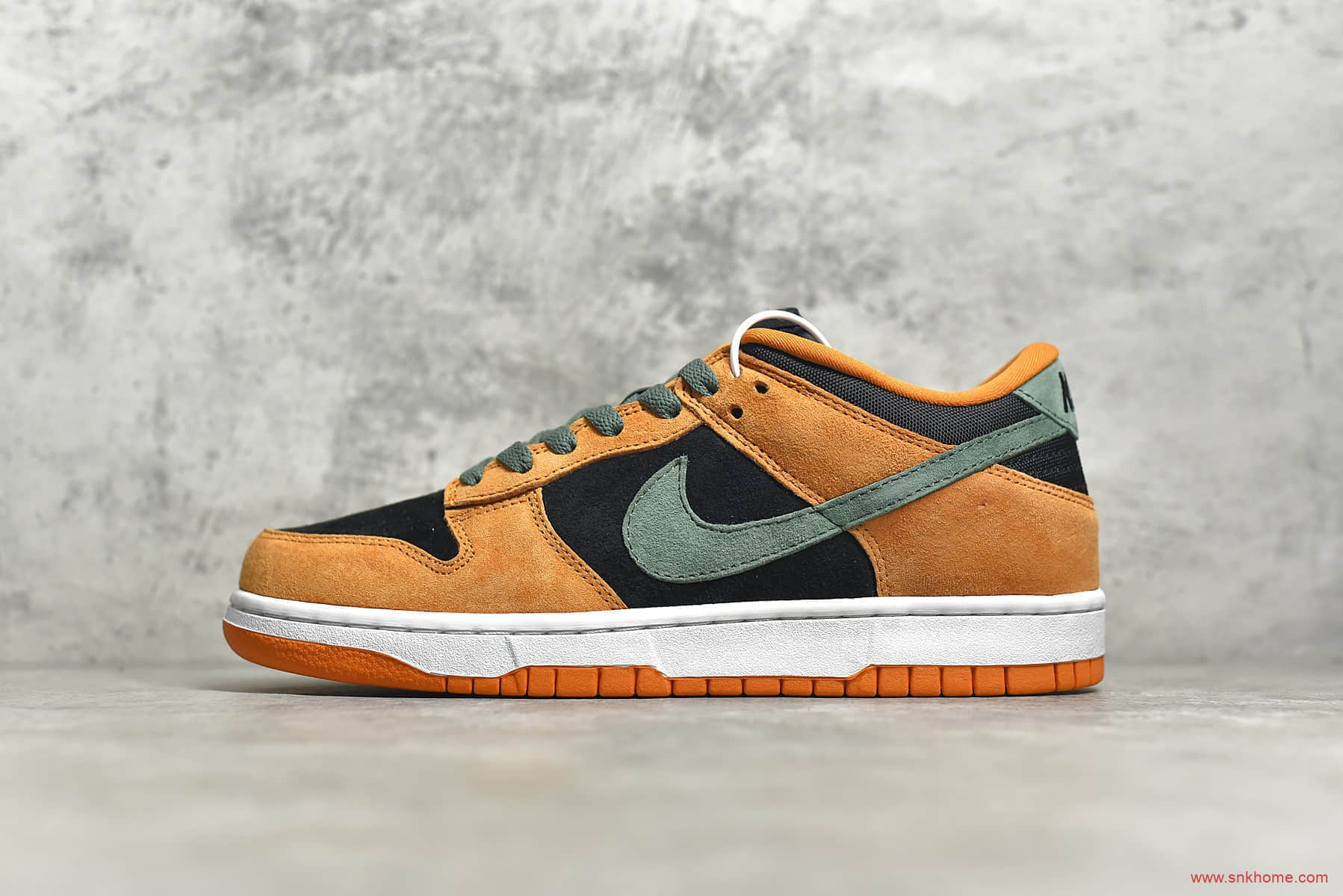耐克Dunk SB丑小鸭 NIKE Dunk SB Low SO "Ceramic" 耐克黑橙麂皮低帮 货号：DA1469-001
