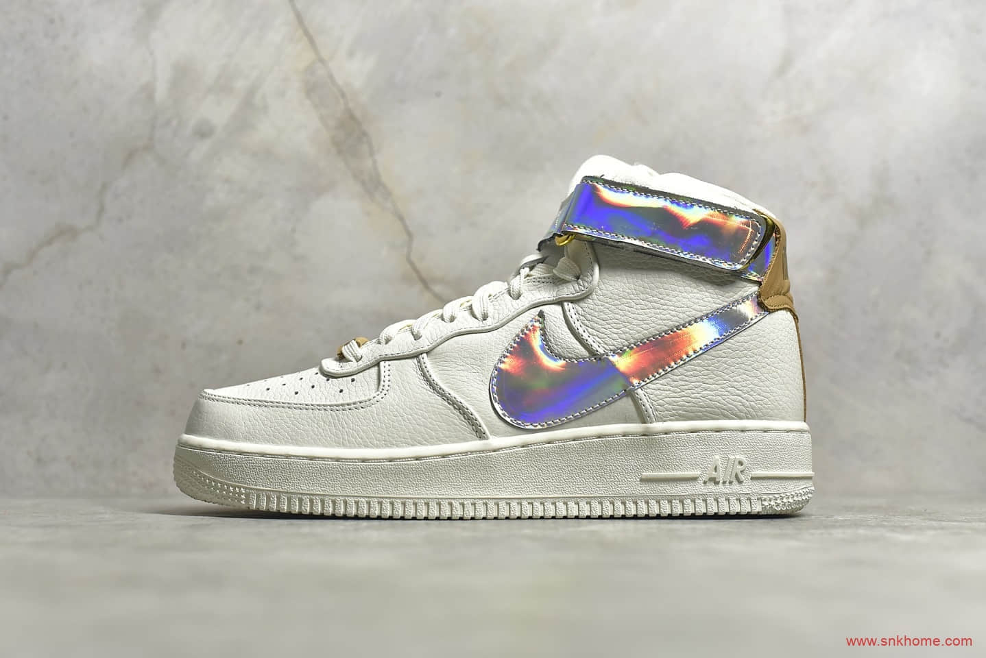 耐克空军镭射高帮CJ纯原版本 NIKE Air Force 1 High "Nai Ke" THE BUND Jester 货号：AV2039-100