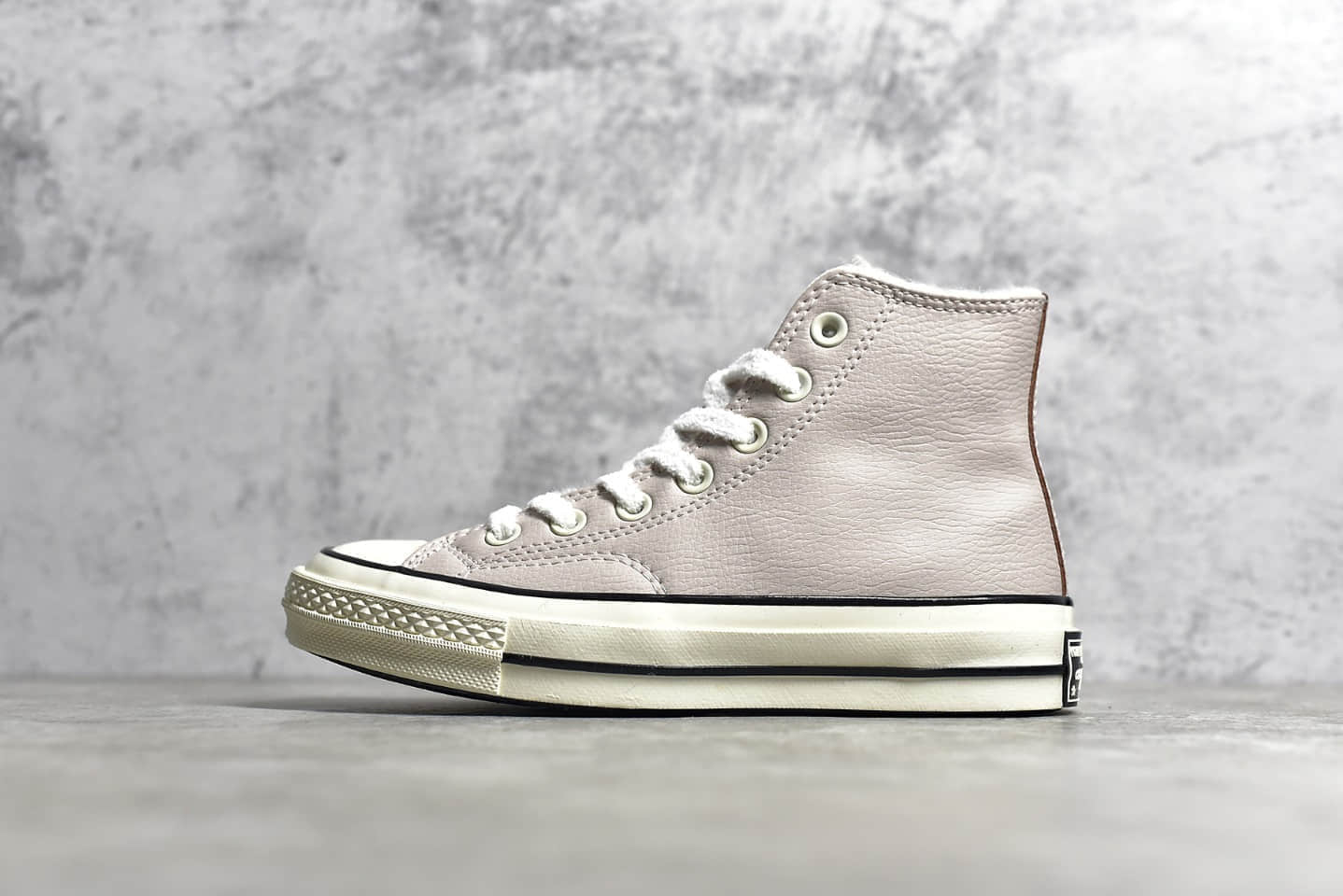 匡威浅粉皮面加毛款高帮 Converse Chuck 70s 匡威皮面高帮 匡威1970S秋冬款 货号:569514C