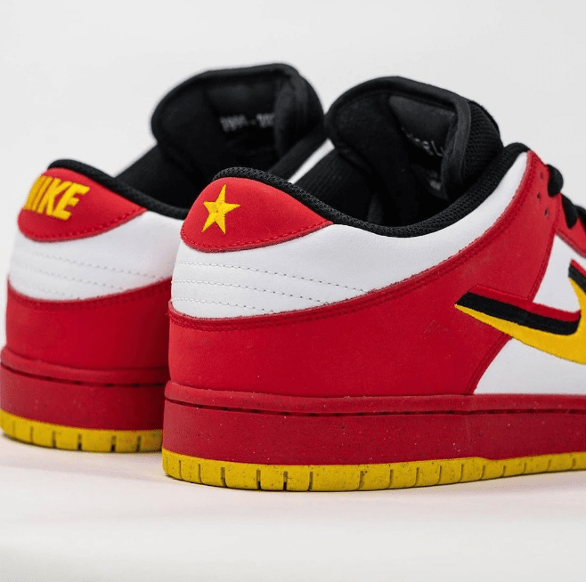 耐克Dunk SB越南建厂25周年 Nike SB Dunk Low “Vietnam” 耐克Dunk SB黑白红低帮板鞋 货号:309242-307