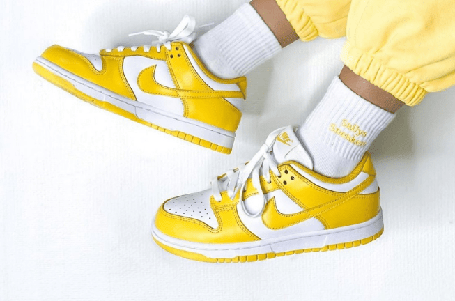 耐克Dunk白黄低帮板鞋 Nike Dunk Low WMNS “Laser Orange” 耐克全新白黄配色实物图 货号:CU1726-901